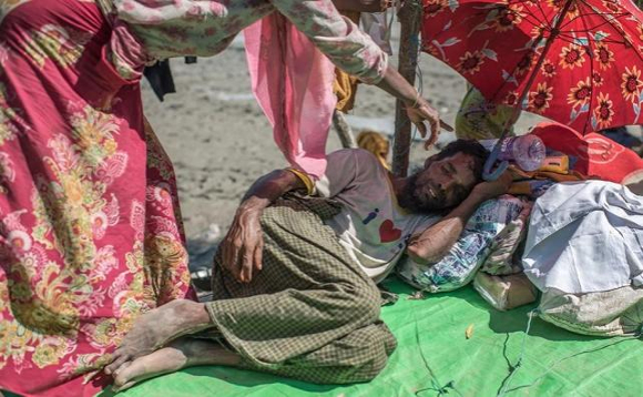Fleeing terror, Rohingya find much hardship, a little hope (and some help from Pinoys)
